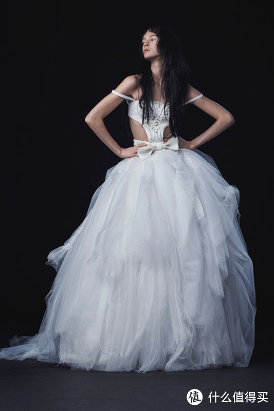 当婚纱遇上叛逆：Vera Wang 2016秋季 Bridal 系列婚纱  曝光