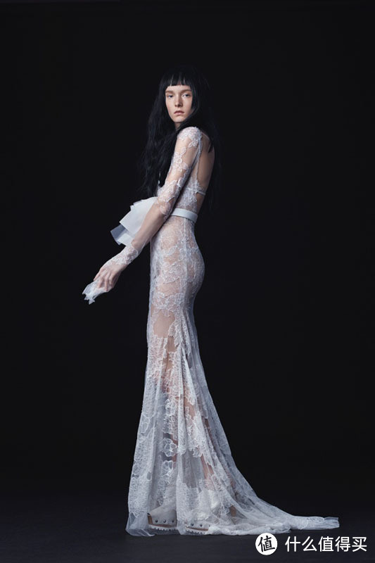 当婚纱遇上叛逆：Vera Wang 2016秋季 Bridal 系列婚纱  曝光