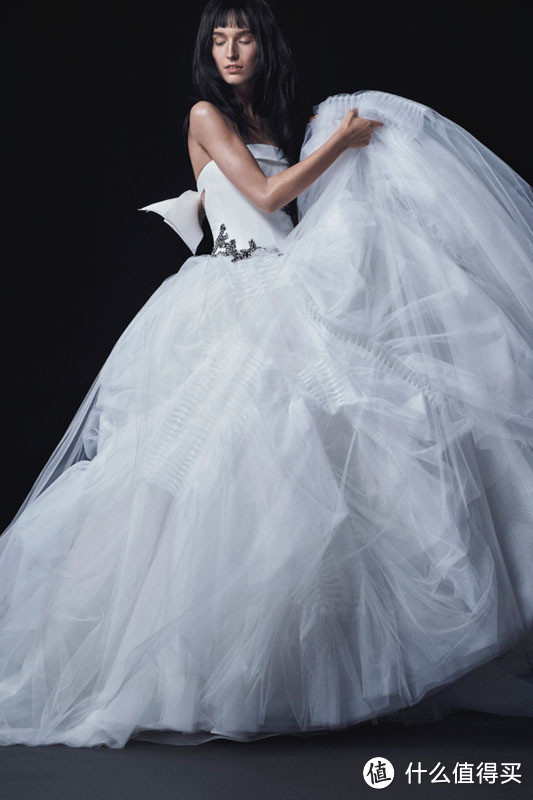 当婚纱遇上叛逆：Vera Wang 2016秋季 Bridal 系列婚纱  曝光