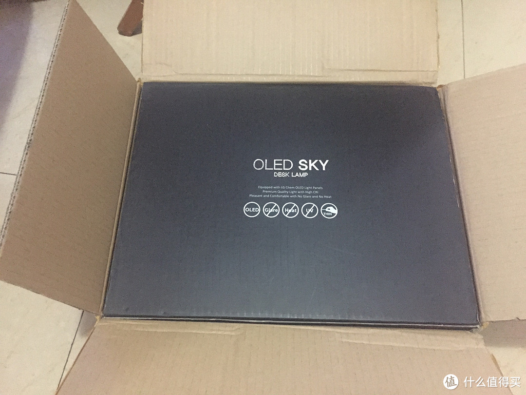 #首晒# 拥抱新一代光源：LG SKY OLED台灯 入手体验