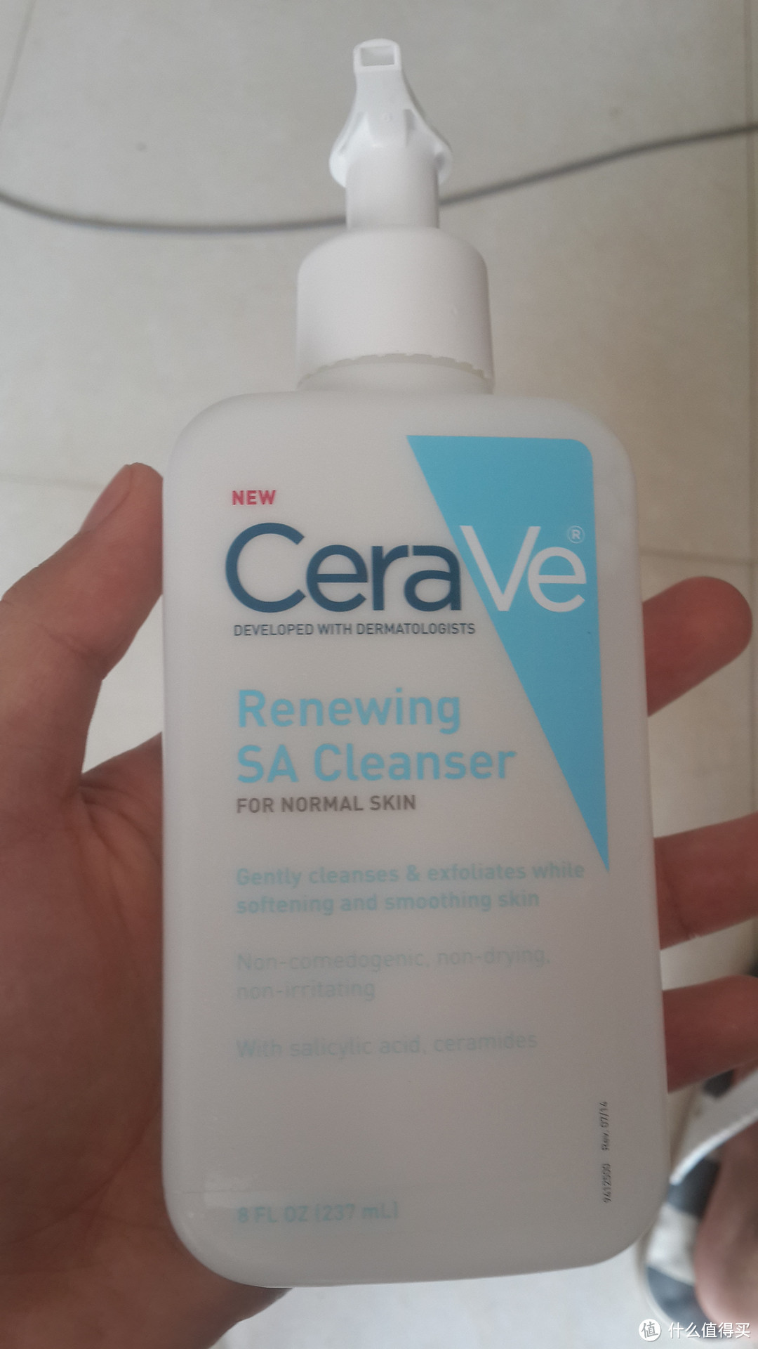 CeraVe新款专为痘肌设计的洗面奶 Renewing SA Cleanser