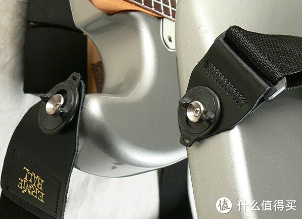 【高能真人秀】摇滚乐手教你选背带扣，保证吉他不玩脱！
