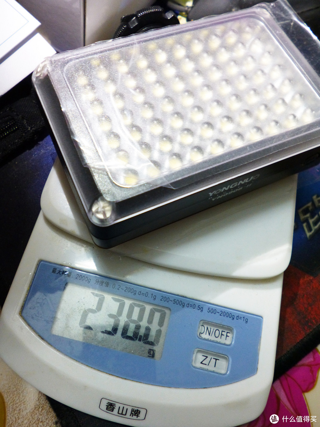 USB充电的美科MK-S120手机补光LED灯开箱