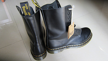 经典却不完美：Dr. Martens 1490 10孔 马丁靴 开箱简评