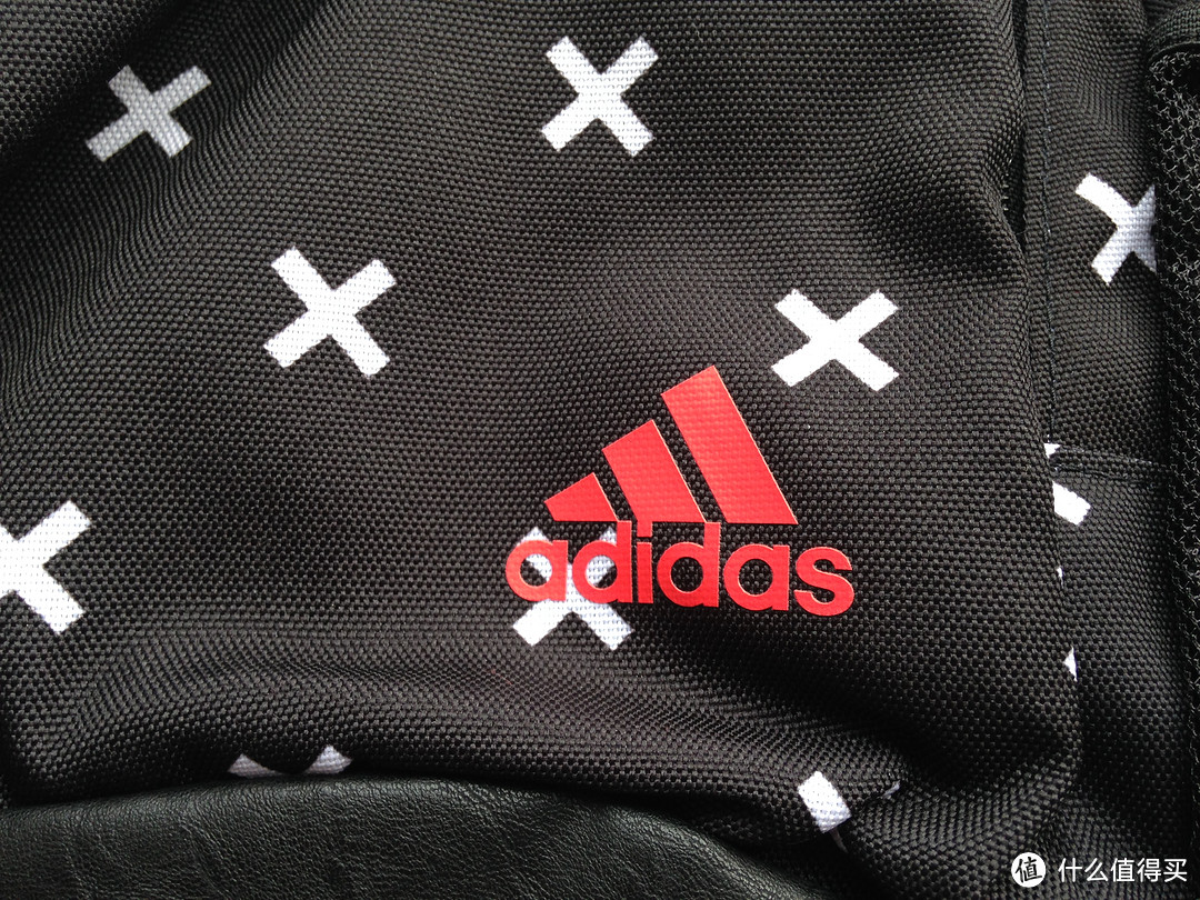 终于遇到你—adidas训练系列双肩包A95691