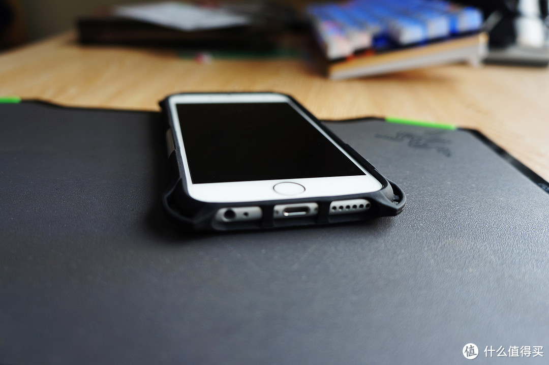 #首晒# 摔不坏的iPhone？ELECOM “零冲击”手机壳+“握感”无线鼠标实测体验报告