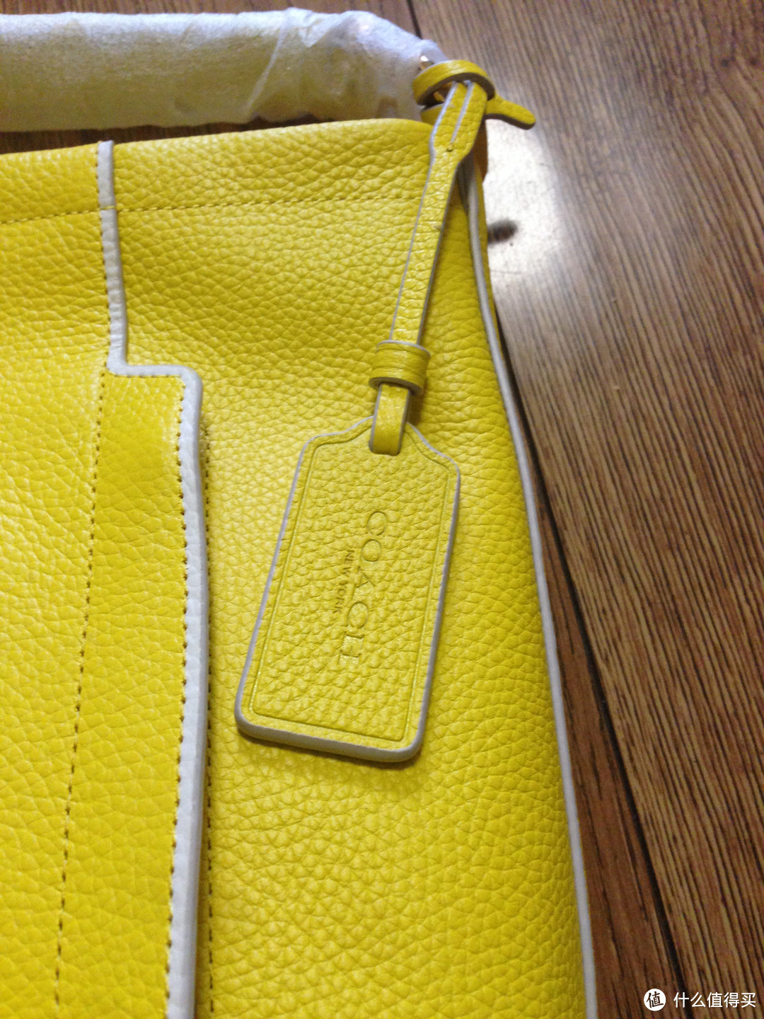 6PM上入手coach 蔻驰 Scout Hobo in Color Block Leather 女士单肩包