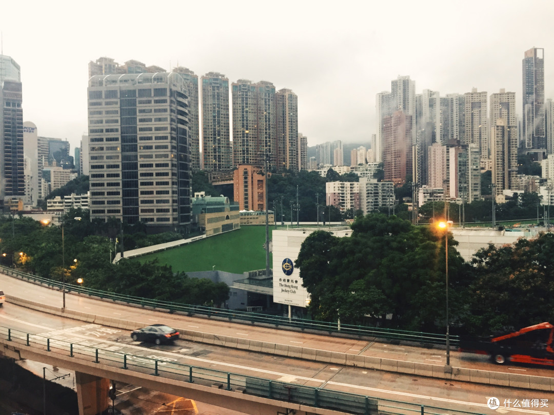正对着跑马地 正对着跑马地