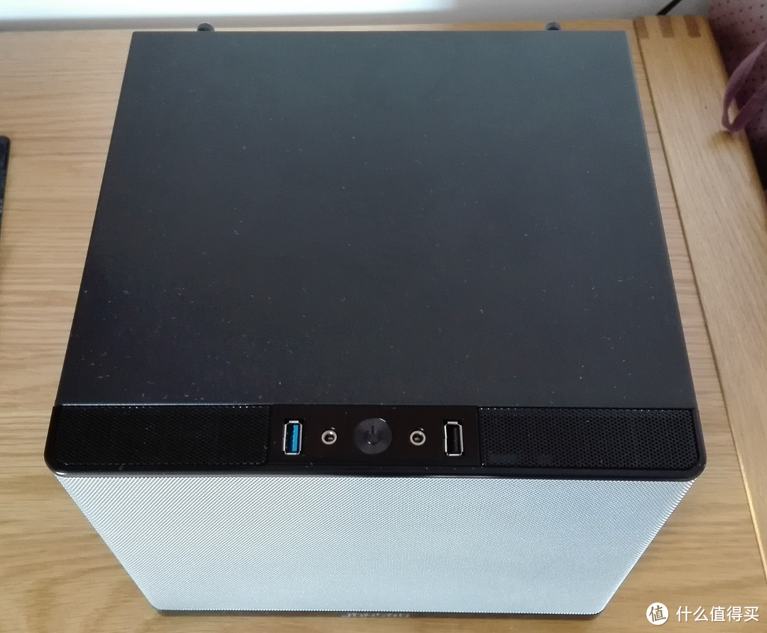 乔思伯V6 DIY 高性价比 NAS + HTPC 二合一家庭媒体中心：硬件篇