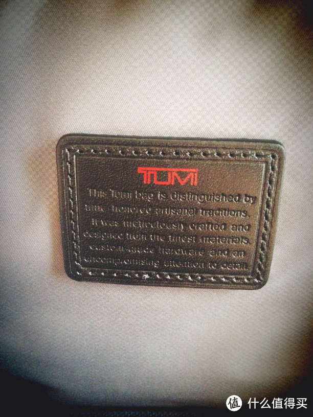 曲折购入Tumi Alpha 2 T-Pass Business Class Leather Brief Pack，附刻字上身