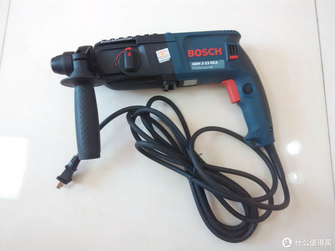 打完孔不喜欢善后？Bosch 博世 GBH2-23 REA 四坑吸尘电锤来搞定