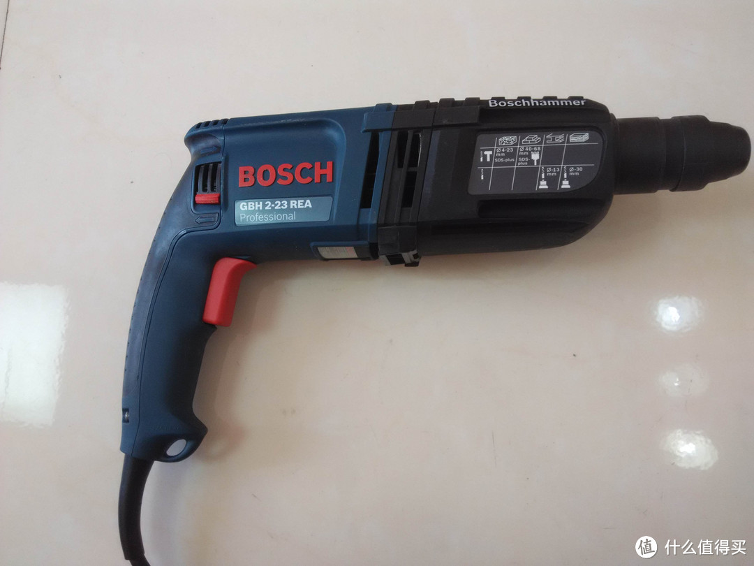 打完孔不喜欢善后？Bosch 博世 GBH2-23 REA 四坑吸尘电锤来搞定