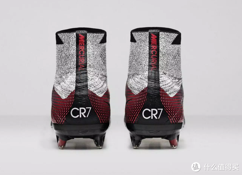 只有天空才是极限：耐克 推出限量版 Mercurial Superfly CR7 324K Gold / Quinhentos 足球鞋