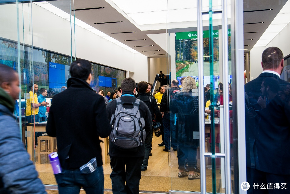 #首晒# 纽约第五大道微软旗舰店开业首发购入Surface Book 笔记本