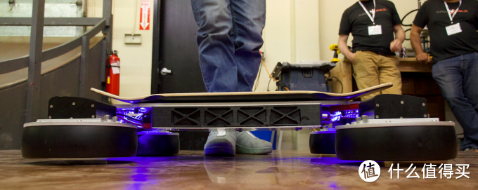 机动性稳定性均有提升：Hendo 公布 新一代Hoverboard 2.0 磁悬浮滑板