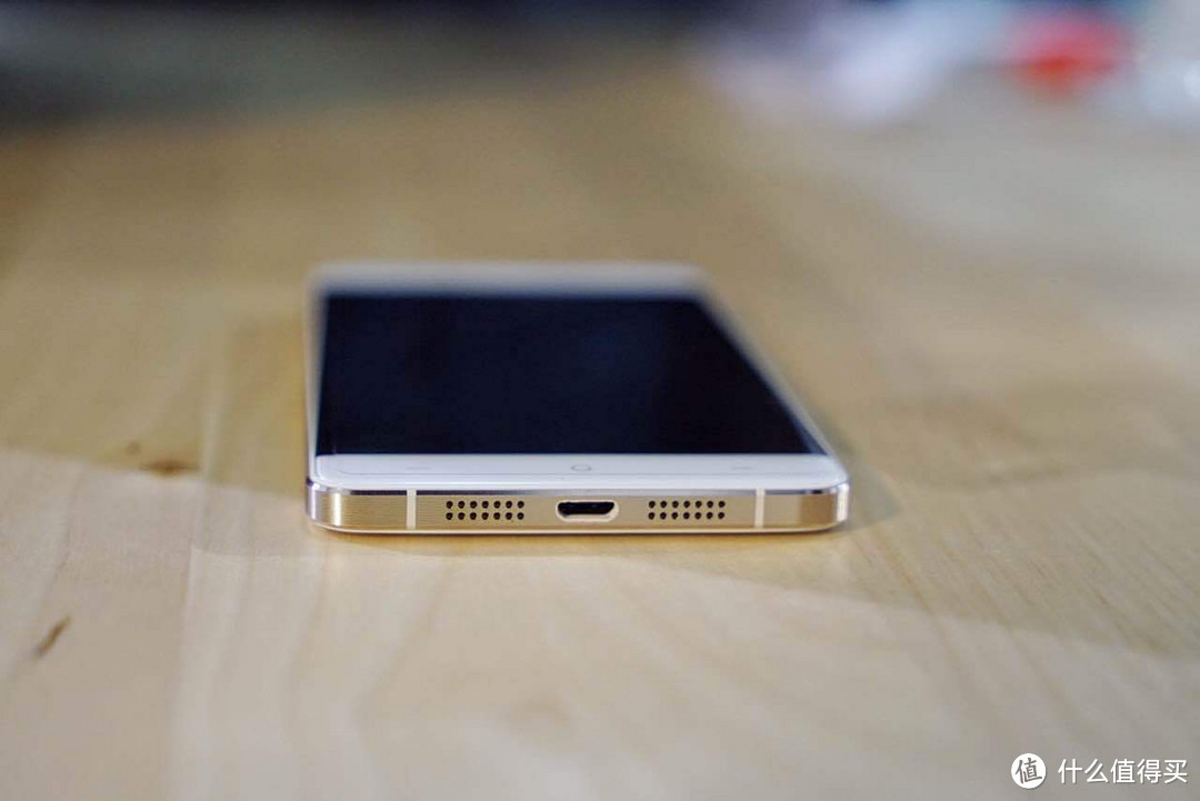“小而美，轻旗舰”：OnePlus 一加 发布一加X 售价1499元起