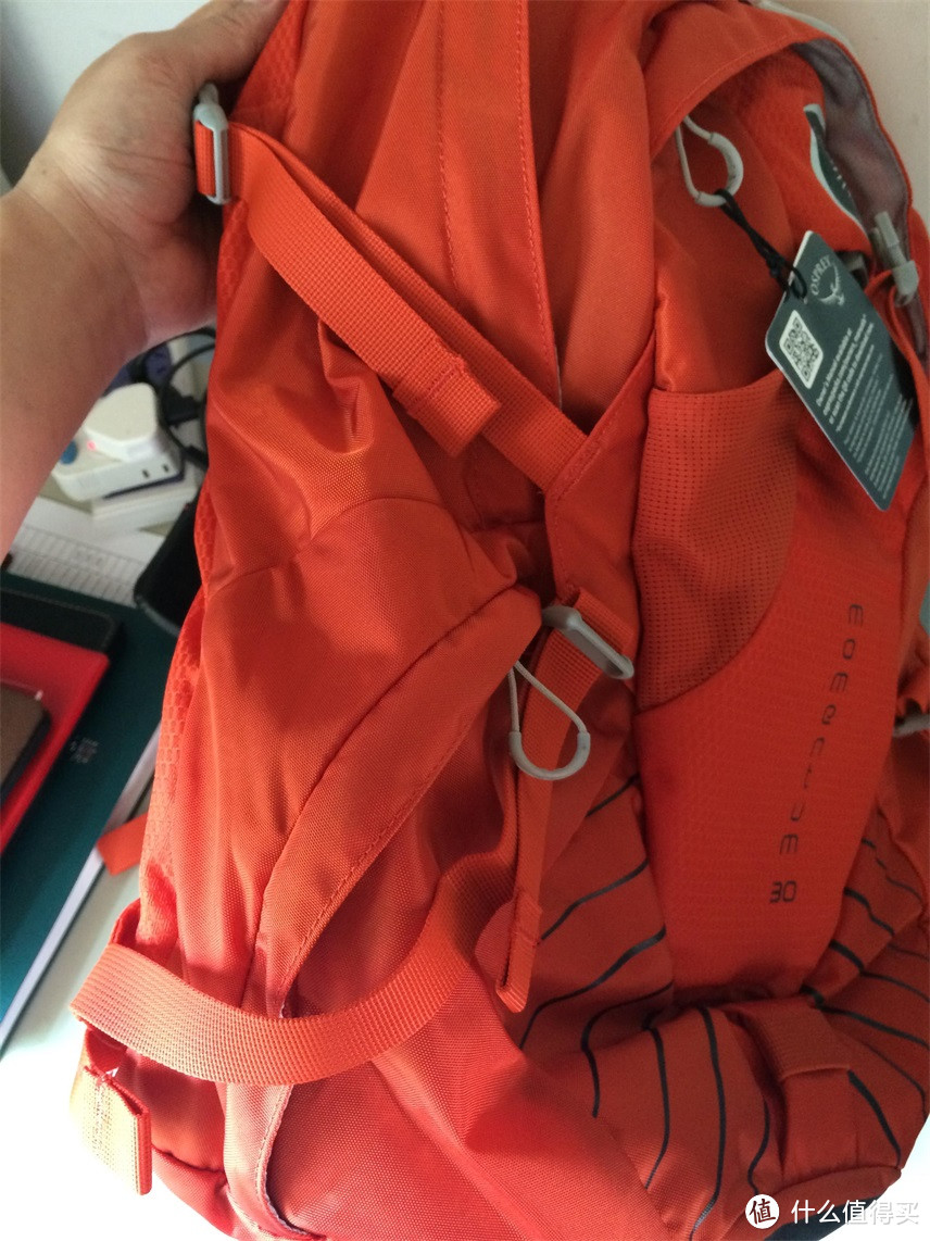 第一个鹰包入手！OSPREY F13 Momentum 348061 电脑包 30L 开箱