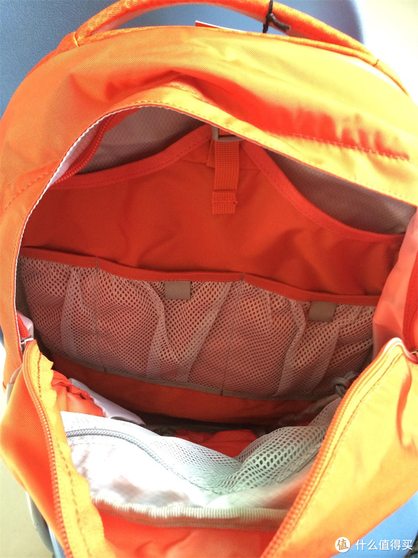 第一个鹰包入手！OSPREY F13 Momentum 348061 电脑包 30L 开箱