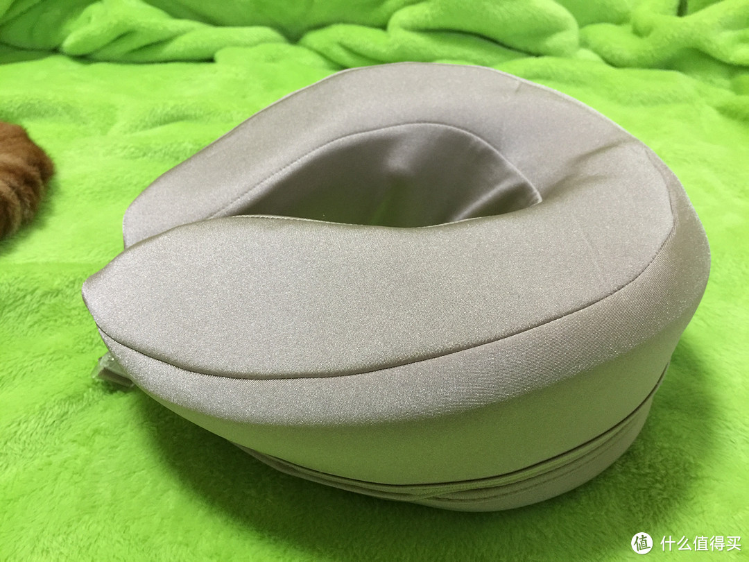 OSIM 傲胜 OS-140 uNek轻巧 按摩枕