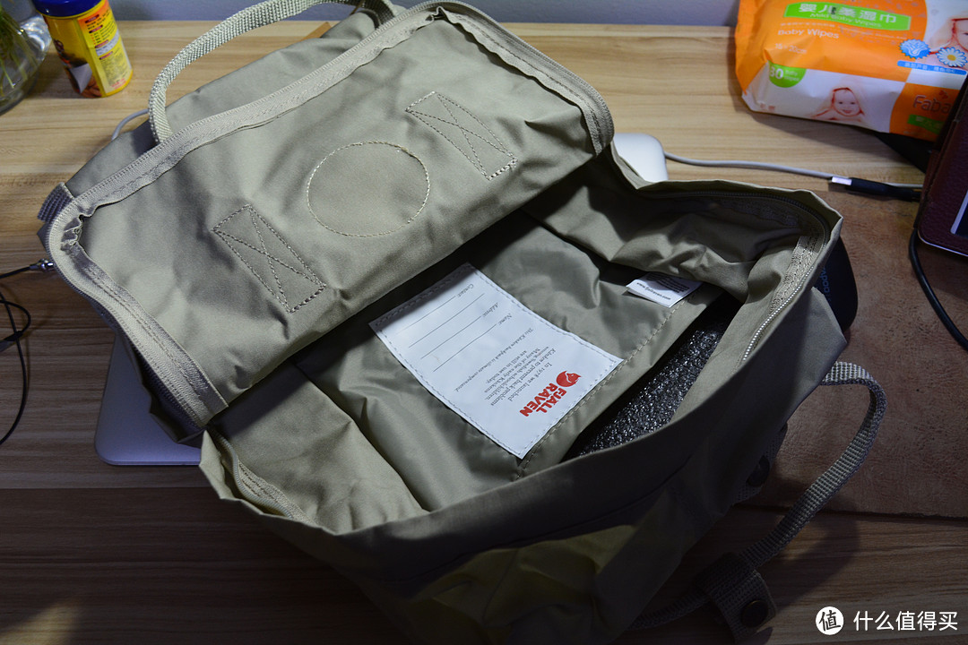 别人不懂你的美：Fjallraven Kanken Daypack 北极狐 Kanken双肩包