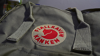 别人不懂你的美：Fjallraven Kanken Daypack 北极狐 Kanken双肩包