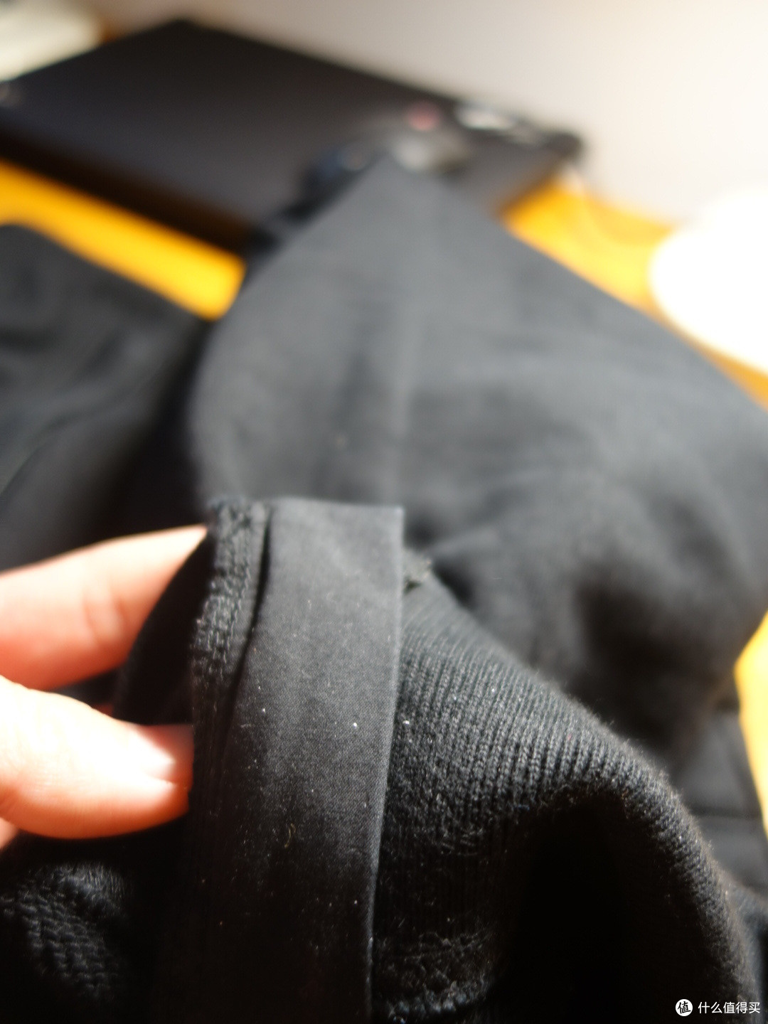 如何不着痕迹地佯装巴黎人:Uniqlo 优衣库 × Lemaire联名款运动长裤