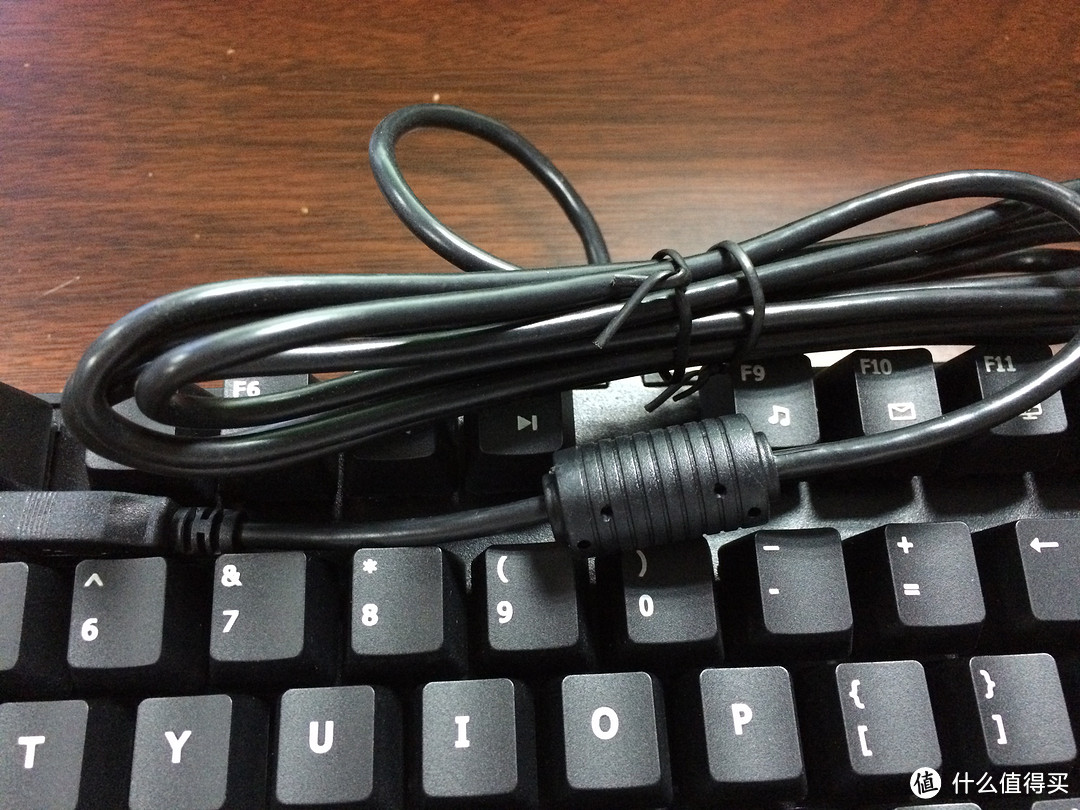 国际大厂的良心之作：GIGABYTE 技嘉 GK-FORCE K83 （cherry红轴）机械键盘 开箱
