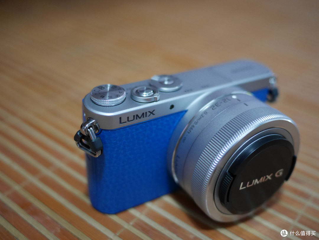 那一抹骚蓝panasonic松下gm1s微单相机开箱
