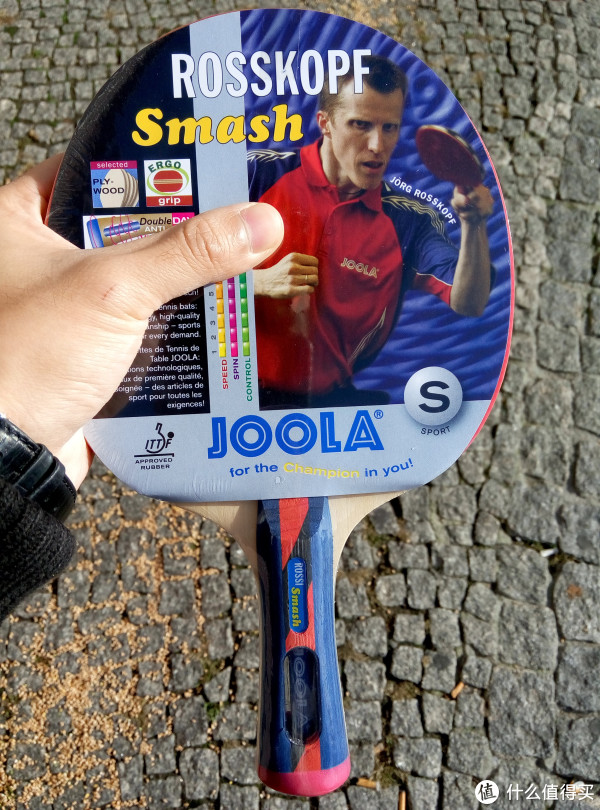 最先看看上个星期买的乒乓球拍吧,来自joola. 当它还是热乎乎的时候