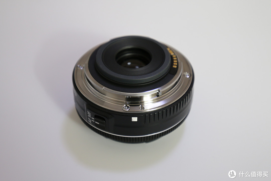 感动党残幅机扫街利器——佳能EF-S 24mm f/2.8 STM 饼干镜头