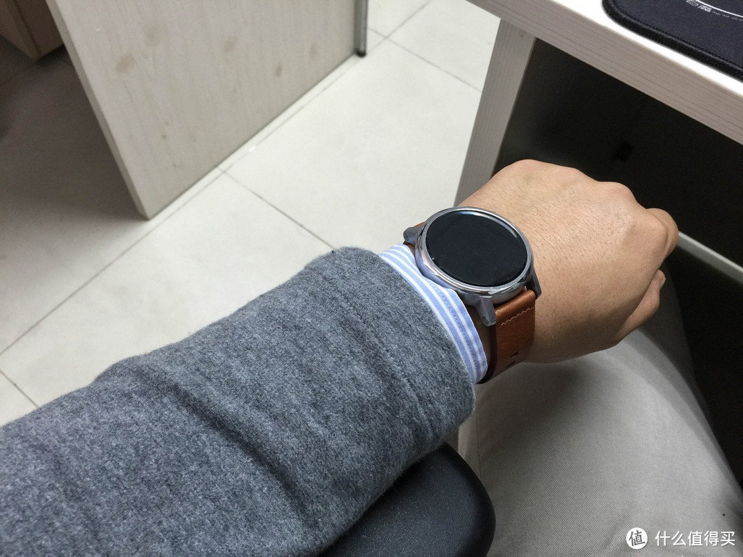 唯一的不同，我更像手表：小测moto 360 二代