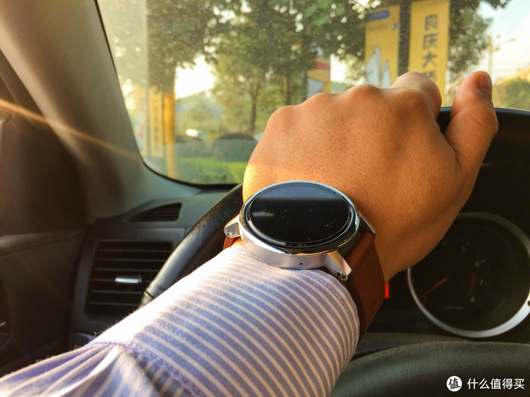 唯一的不同，我更像手表：小测moto 360 二代