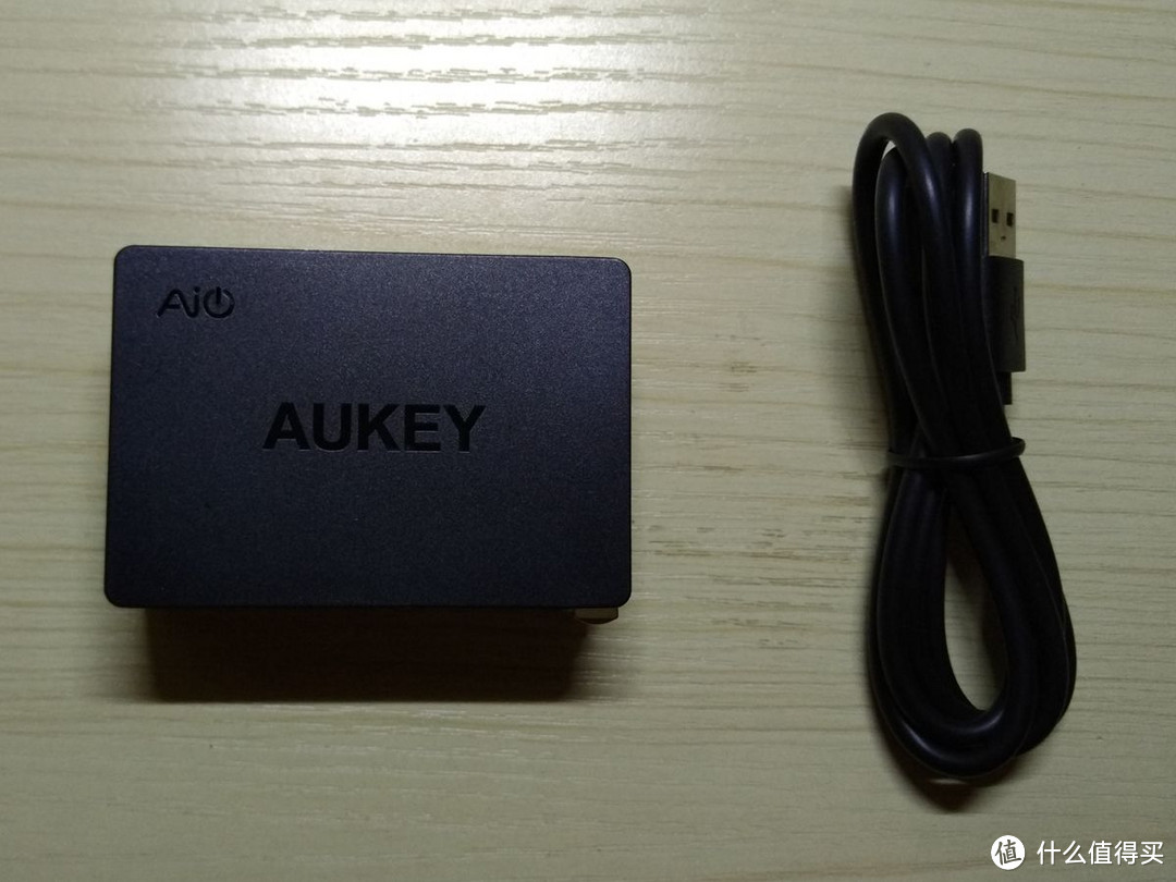 更小、更快，旅充新选择： Aukey 傲基 42W QC2.0三口旅充