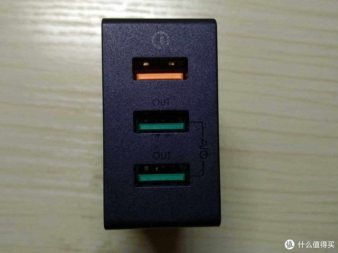 更小、更快，旅充新选择： Aukey 傲基 42W QC2.0三口旅充