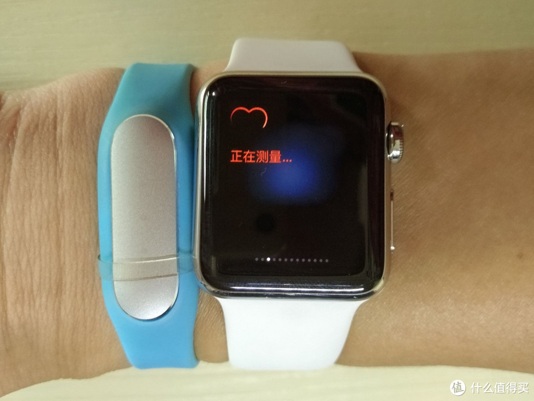 到底准不准？小米手环光感版和apple watch心率对比