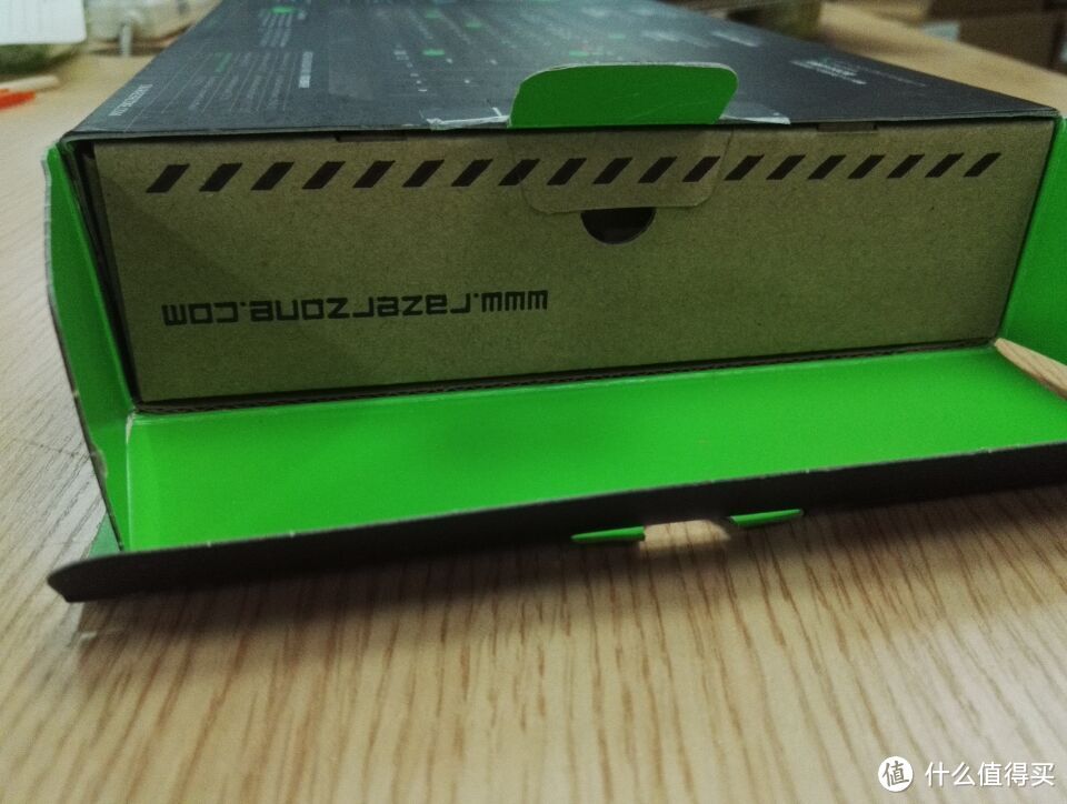 RaZER 雷蛇 黑寡妇 绿轴电竞版 开箱