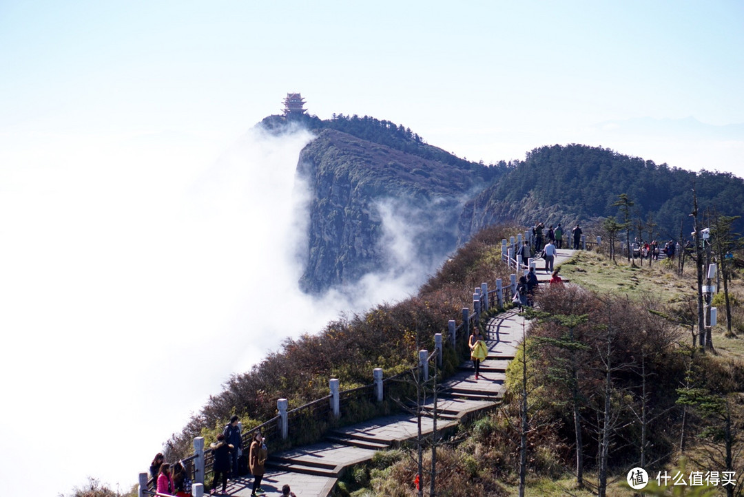 云上云下别样天：峨眉山行记