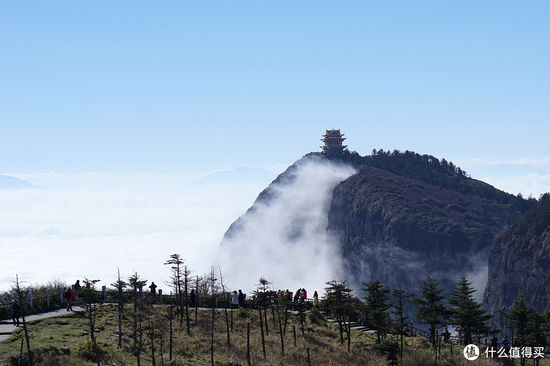 云上云下别样天：峨眉山行记