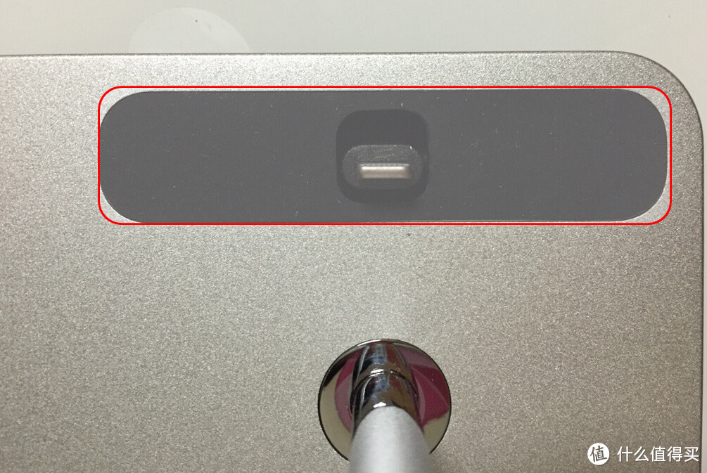 全球首款“Made for Apple Watch”支架式充电底座,Belkin 贝尔金 充电座