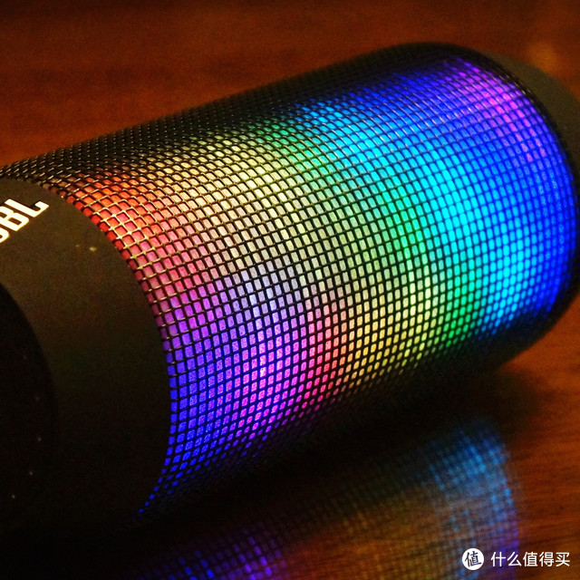 新一代灯厂的诞生:JBLPULSE 蓝牙音箱 伪开箱