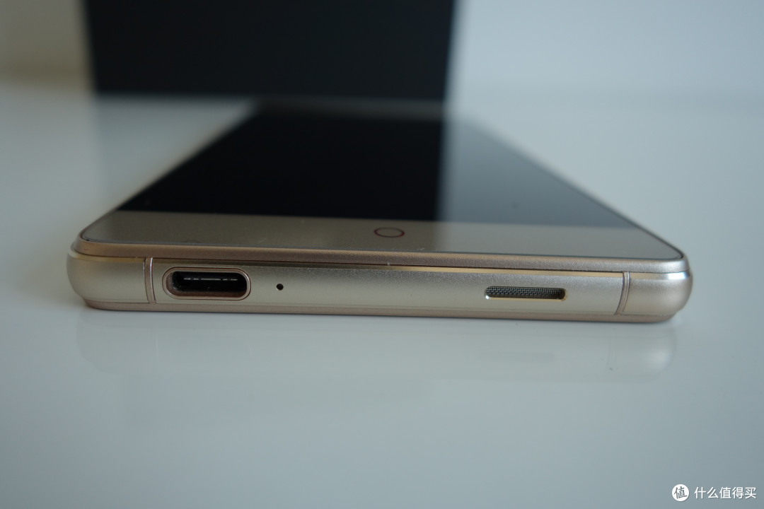 国产黑科技抢先体验---nubia Z9 Max精英版(金色)