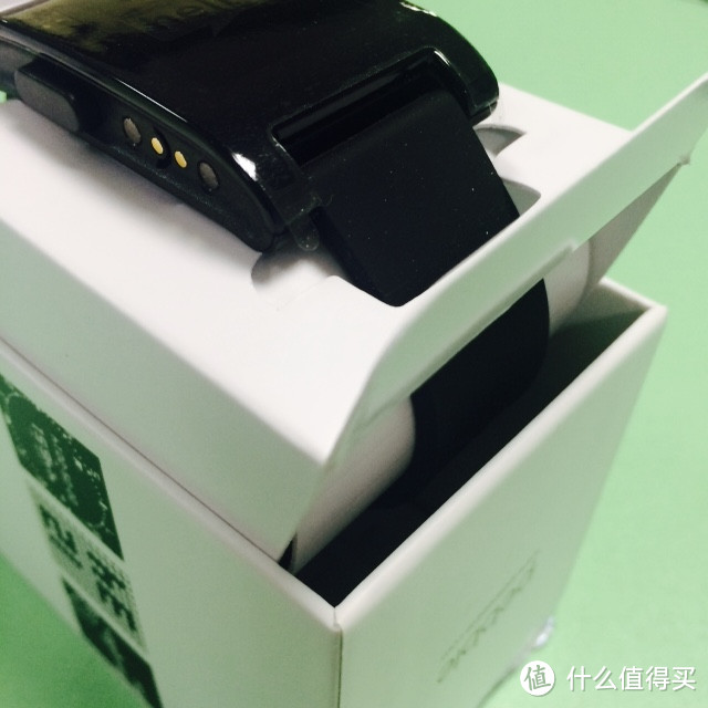 够用就行：Pebble Smart Watch 多功能智能手表