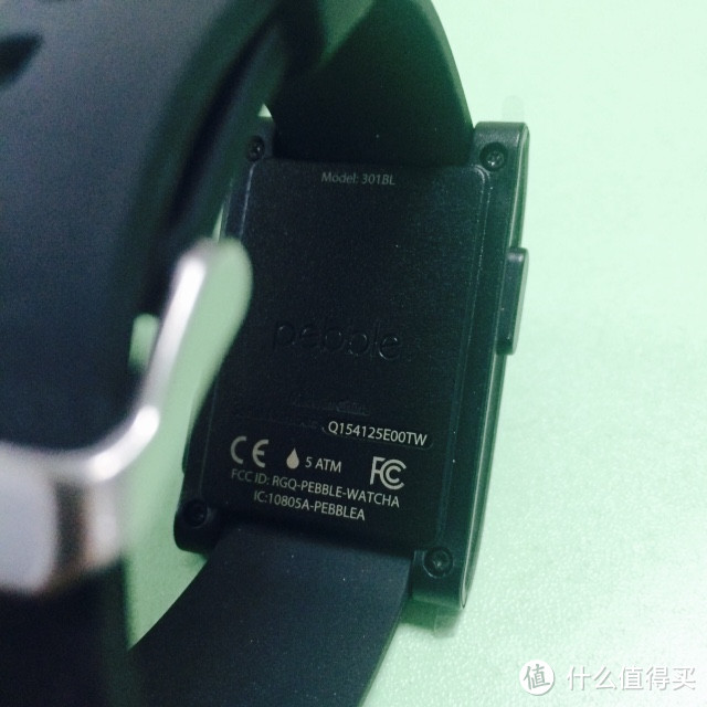 够用就行：Pebble Smart Watch 多功能智能手表