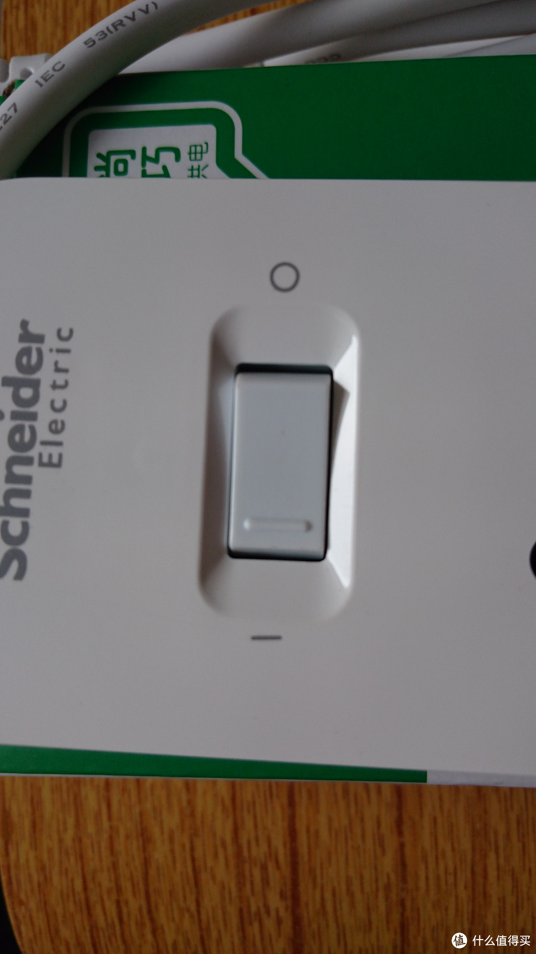 Schneider 施耐德 P1050U 五位插线板开箱（附示波器检测USB口输出波形）