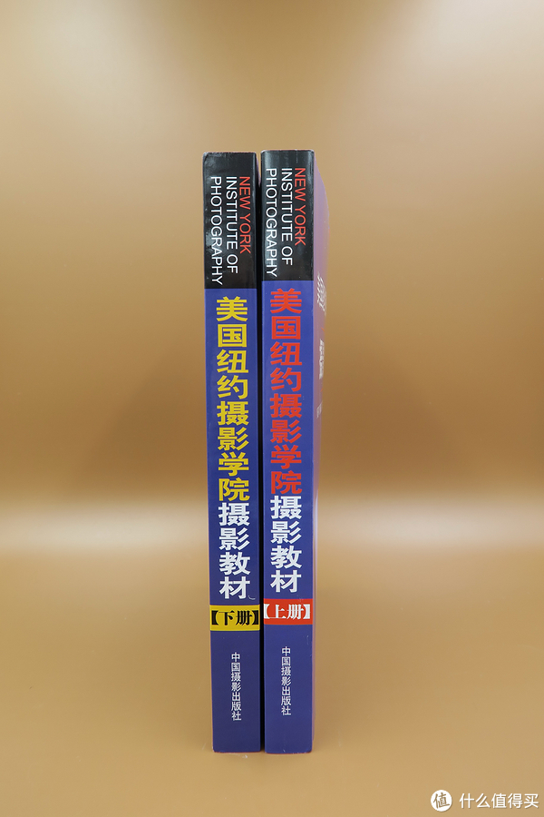 這一套算是相當老且相當經典的攝影教材了(儘管內容一部分有點舊)