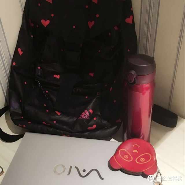 #最美翻包# 奔三宝妈苦逼在职读研业务妹纸的平凡包包~~~