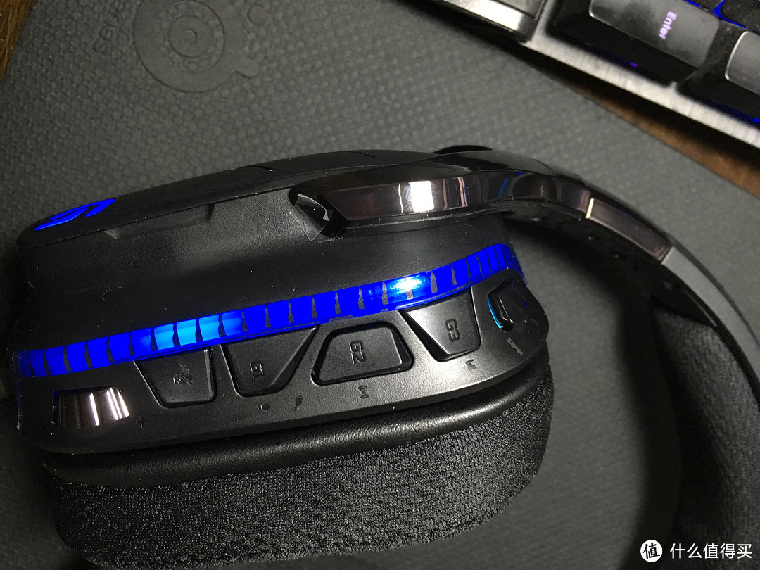 带光而来的罗技游戏耳机新旗舰【G633 RGB 7.1 环绕声游戏耳机麦克风】