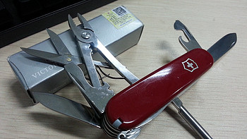 我是张牙舞爪的修补匠：VICTORINOX 维氏 标准系列 修补匠 瑞士军刀