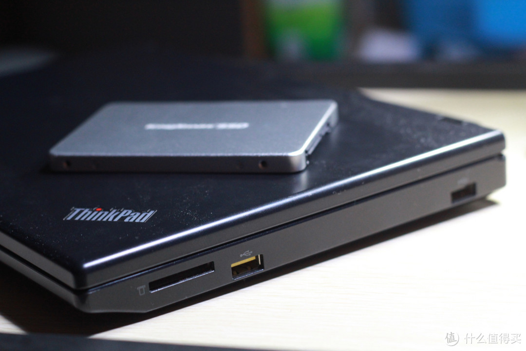 够用就好！给我的ThinkPad X120e 小小黑升级金胜E230系列SSD