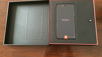 努比亚 小牛4 Z9mini 4G手机开箱展示(机身|数据线|电源键|耳机孔|充电孔)